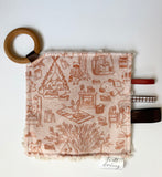 Woodland Readers Crinkle Paper Teething Ring Toy