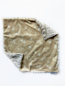 Beige Daisy Lovey (16x16 inches)